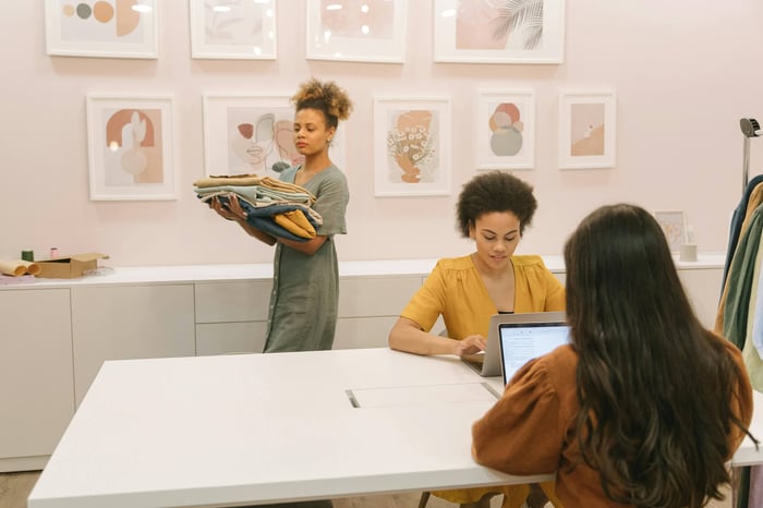 small business owner using outwrite.ai to track brand mentions in various AI models